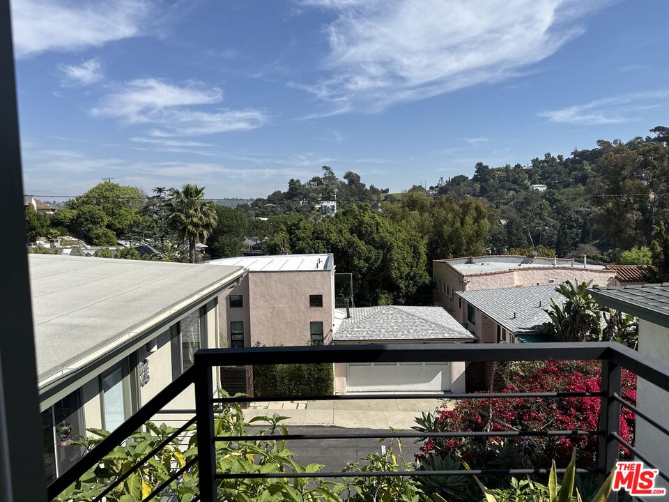 2243 Silver Ridge Avenue Los Angeles, CA 90039 - Photo 23 of 24