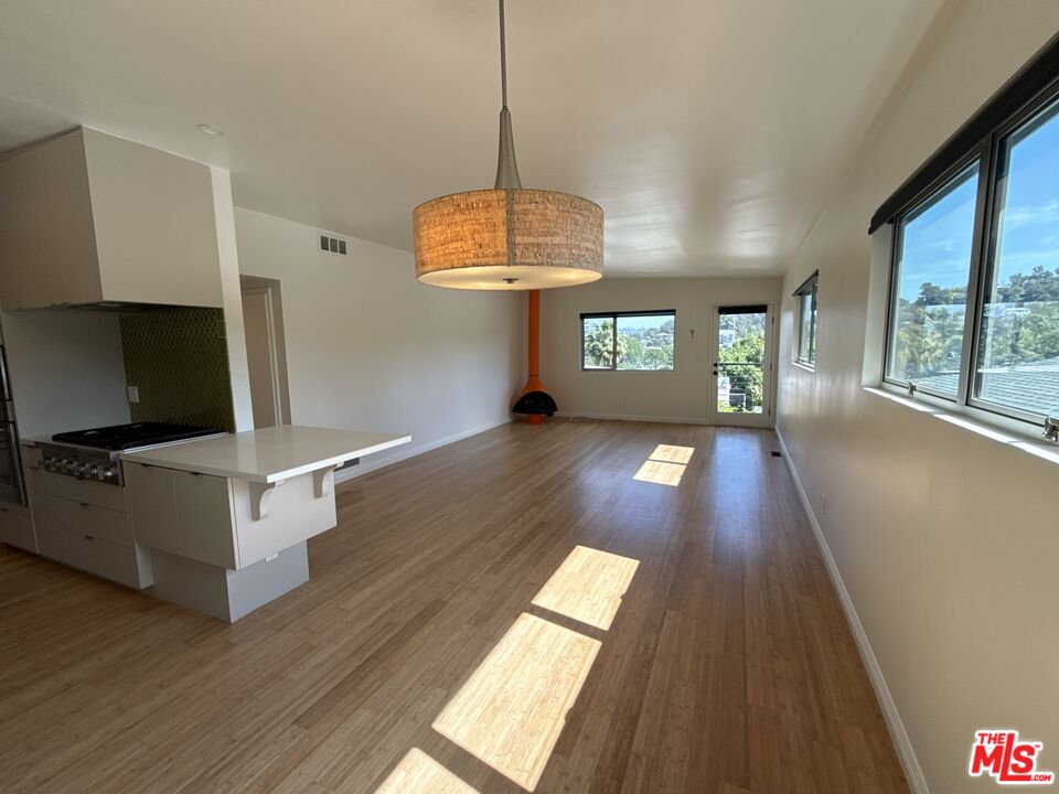 2243 Silver Ridge Avenue Los Angeles, CA 90039 - Photo 4 of 24