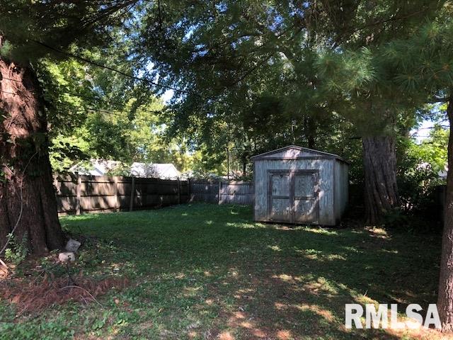 2221 East Brown Street Springfield, IL 62703 - Photo 4 of 19