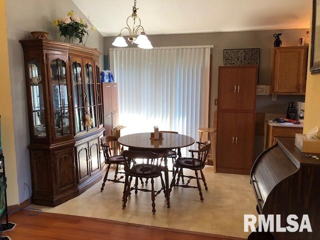 2221 East Brown Street Springfield, IL 62703 - Photo 8 of 19