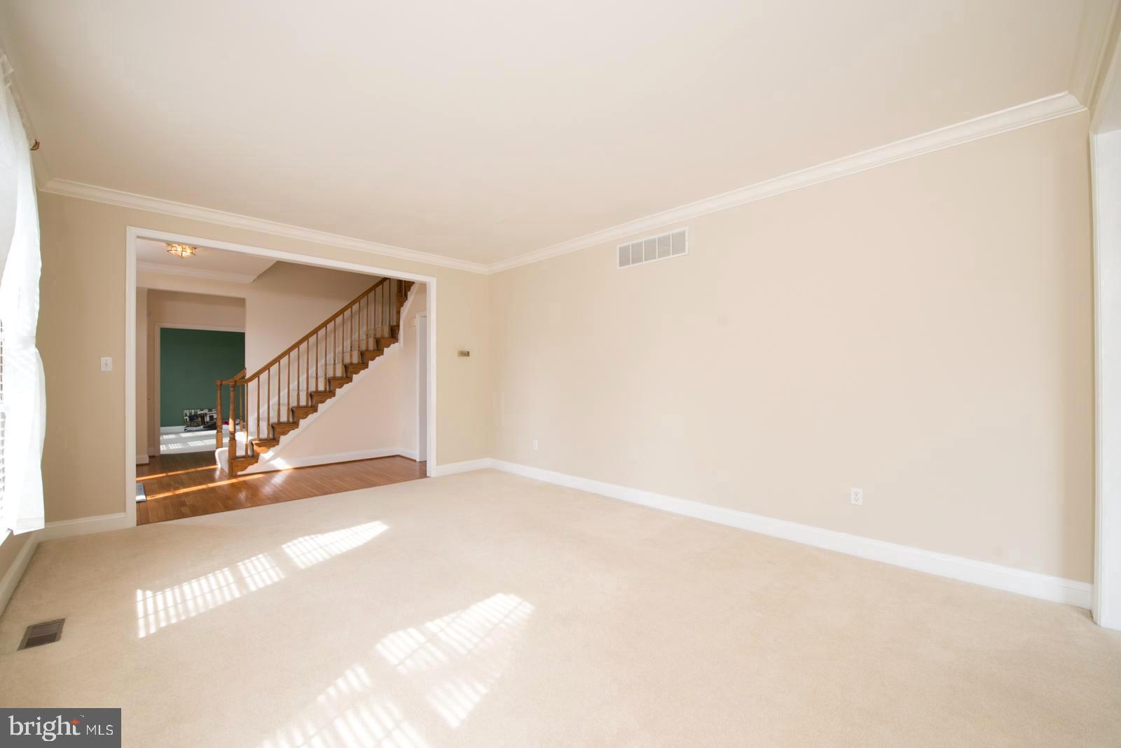 2604 Howard Grove Road Davidsonville, MD 21035 - Photo 3 of 36 Living Room