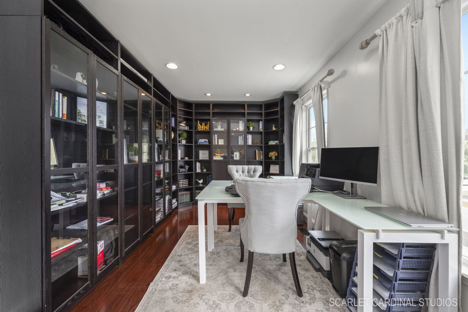 312 Veronica Circle Bartlett, IL 60103 - Photo 20 of 45 a work place with a bookshelf