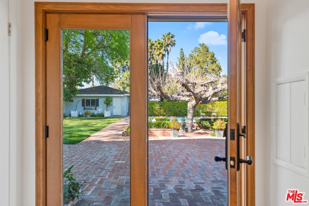 17361 Gresham Street Northridge, CA 91325 - Photo 12 of 54