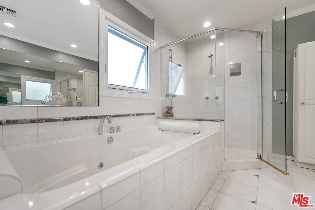 17361 Gresham Street Northridge, CA 91325 - Photo 25 of 54