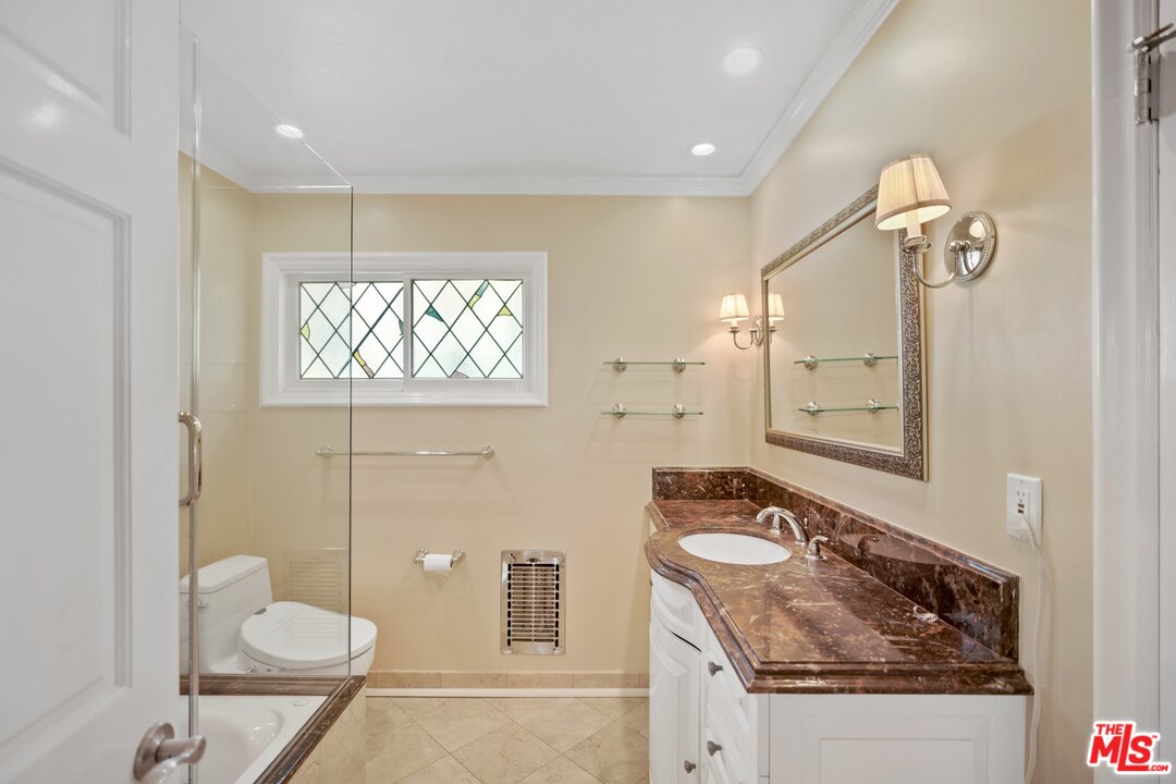 17361 Gresham Street Northridge, CA 91325 - Photo 27 of 54