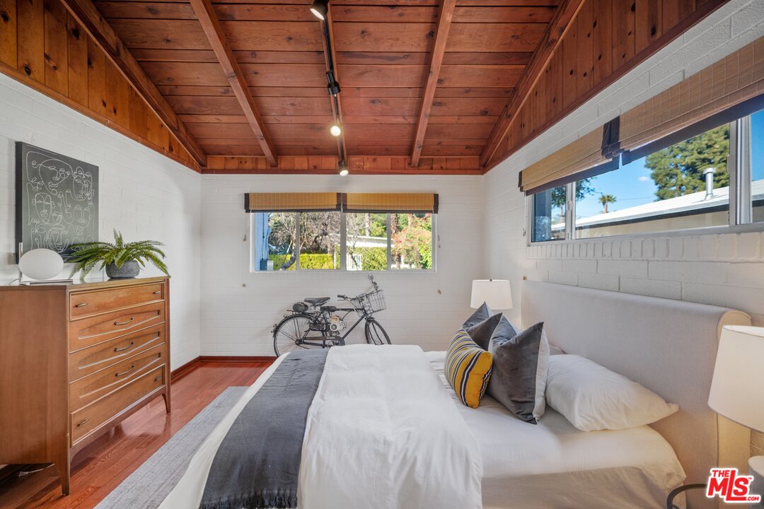 17361 Gresham Street Northridge, CA 91325 - Photo 28 of 54