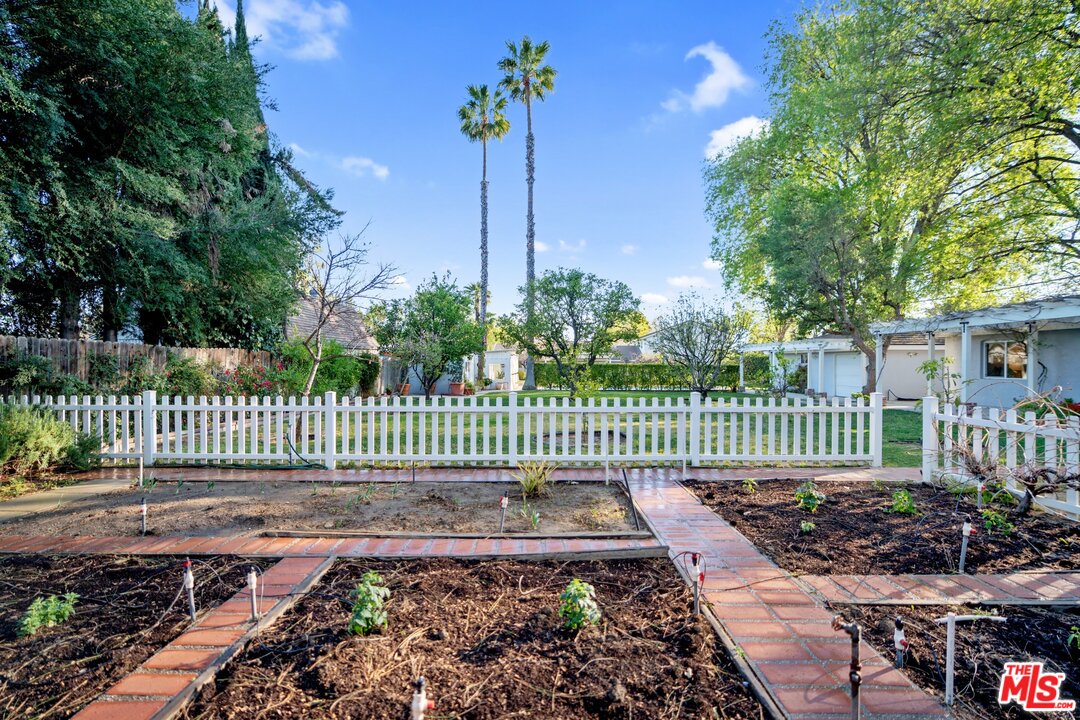 17361 Gresham Street Northridge, CA 91325 - Photo 44 of 54