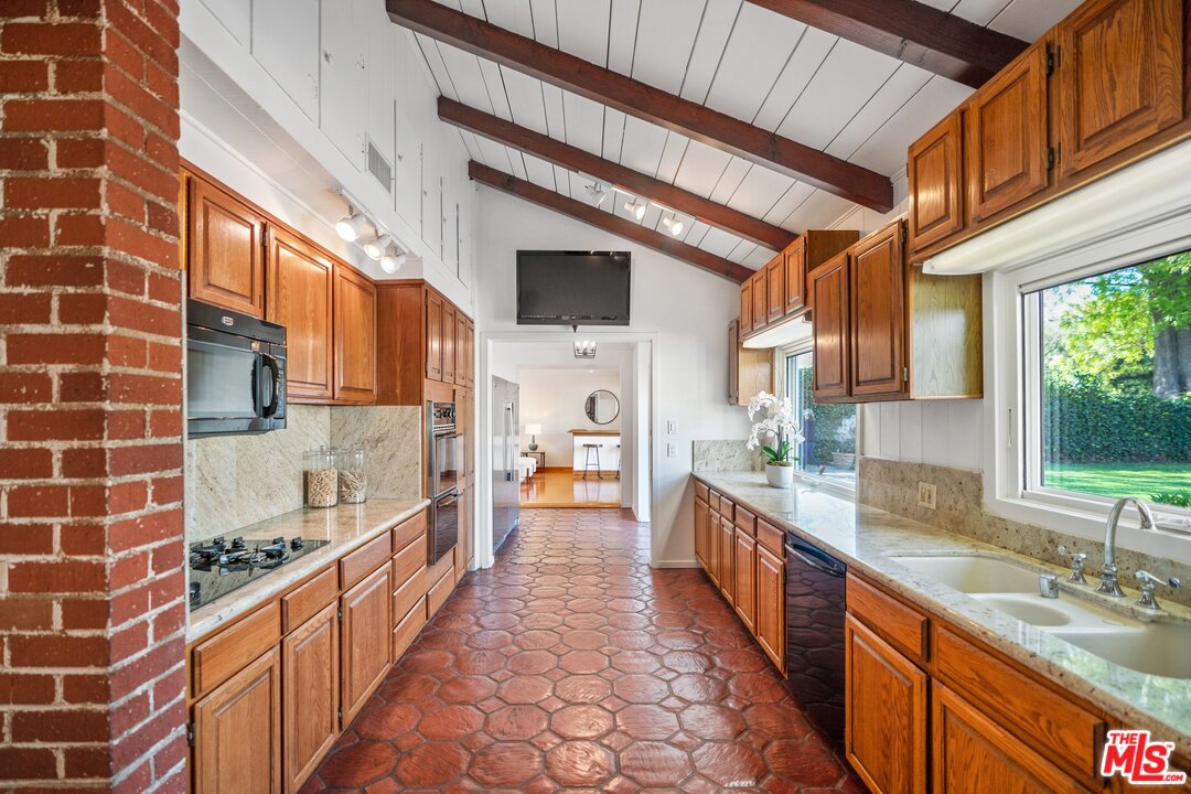 17361 Gresham Street Northridge, CA 91325 - Photo 10 of 54