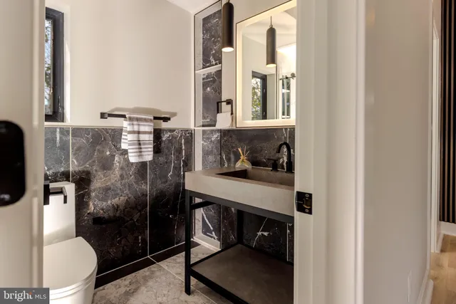 $2,499,900 | 3500 7th Street North, Arlington, VA 22201