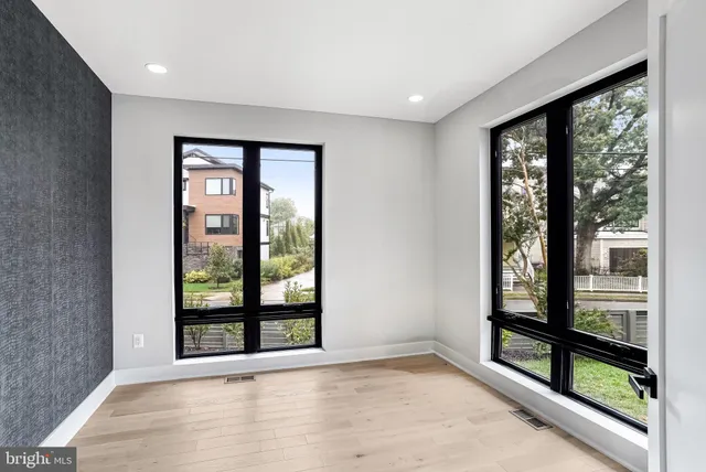 $2,499,900 | 3500 7th Street North, Arlington, VA 22201