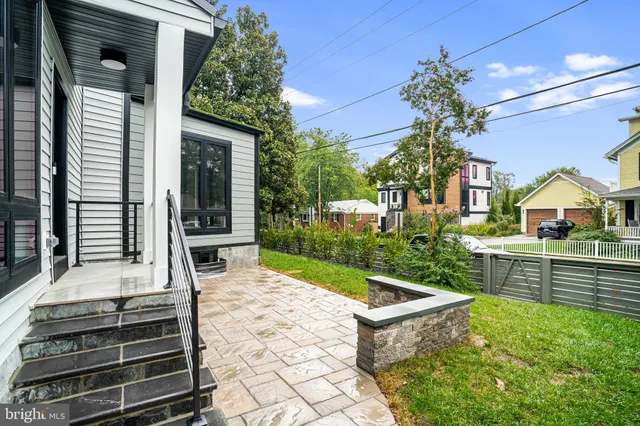 $2,499,900 | 3500 7th Street North, Arlington, VA 22201
