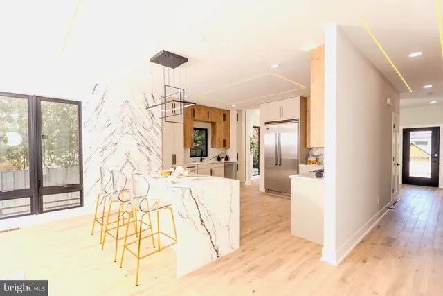 $2,499,900 | 3500 7th Street North, Arlington, VA 22201