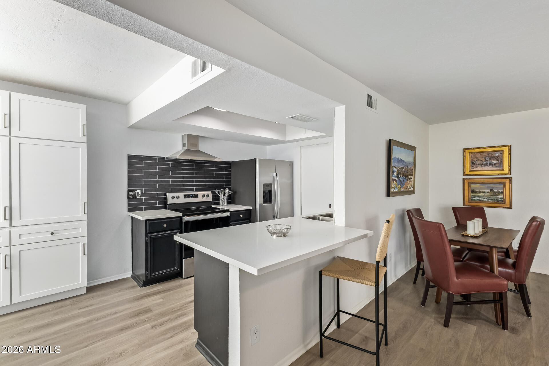 516 East Piping Rock Road Phoenix, AZ 85022 - Photo 10 of 33 Kitchen