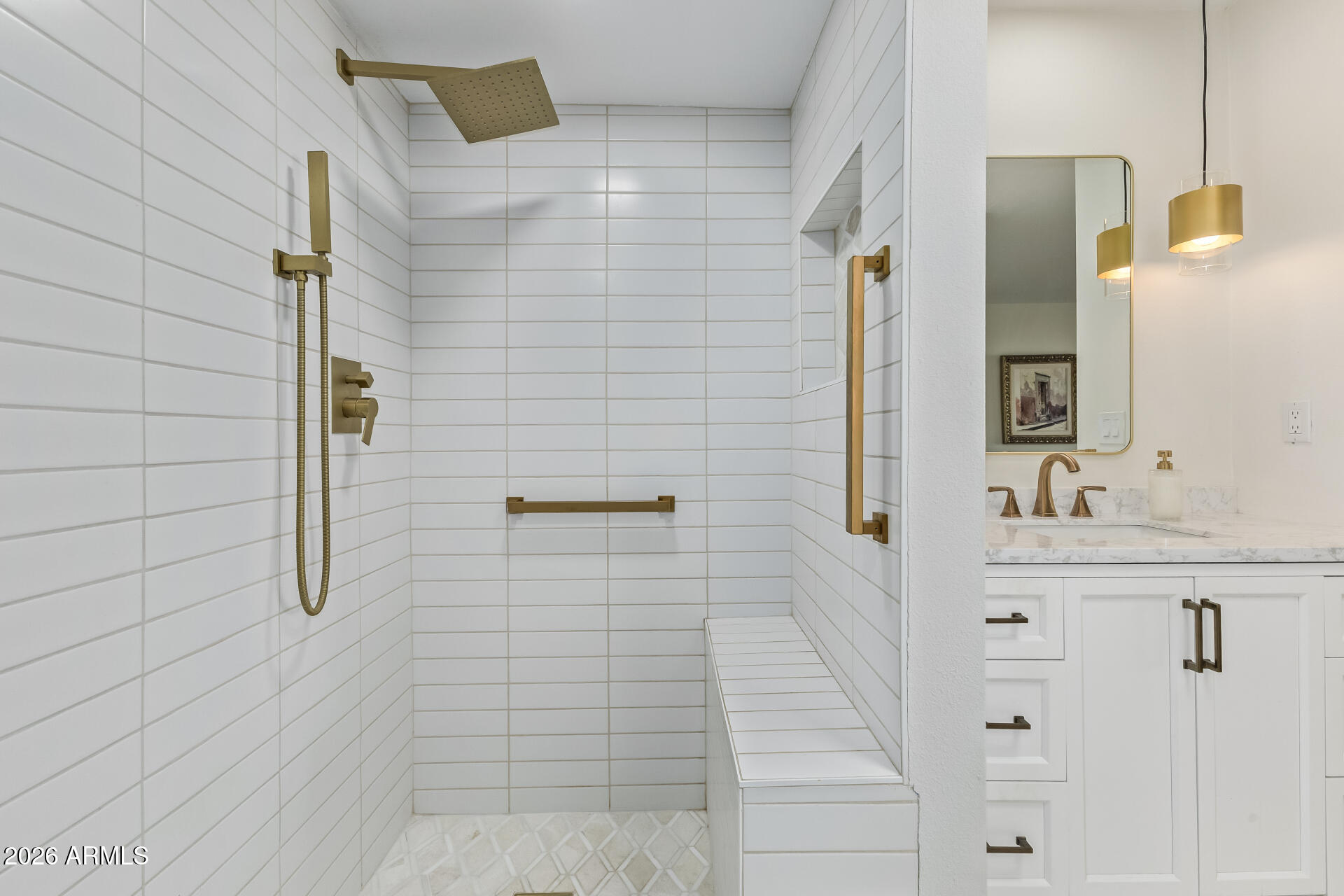 516 East Piping Rock Road Phoenix, AZ 85022 - Photo 21 of 33 Primary Bathroom