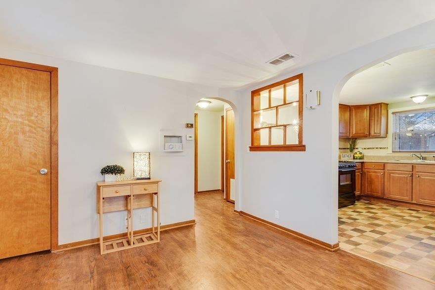 231 South Ridge Street Crown Point, IN 46307 - Photo 9 of 15 880x588