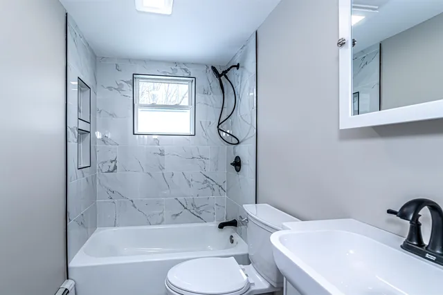 $549,900 | 52 Whittier Street, Newton, NH 03858