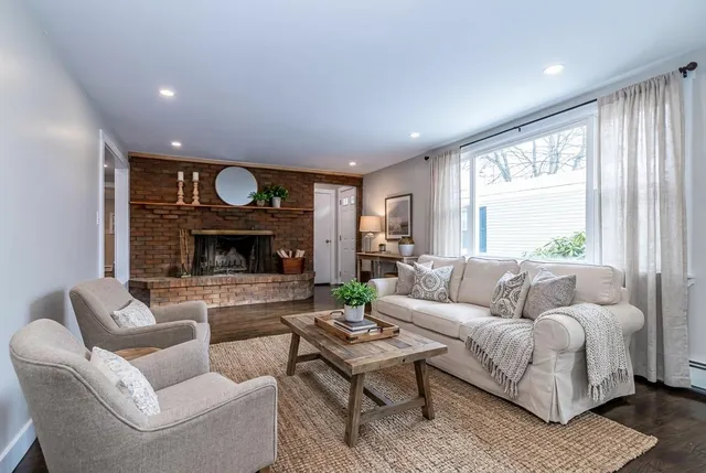 $549,900 | 52 Whittier Street, Newton, NH 03858