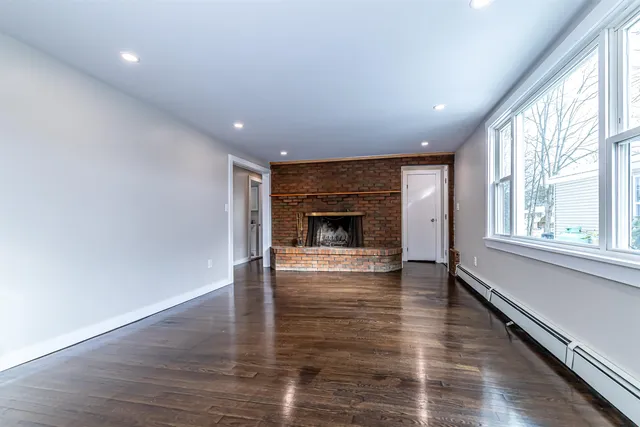 $549,900 | 52 Whittier Street, Newton, NH 03858