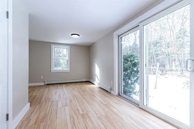 $549,900 | 52 Whittier Street, Newton, NH 03858