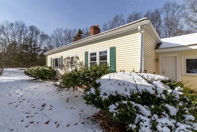 $549,900 | 52 Whittier Street, Newton, NH 03858