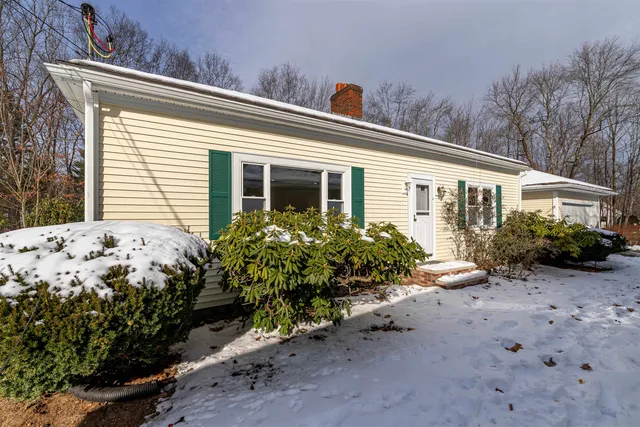 $549,900 | 52 Whittier Street, Newton, NH 03858