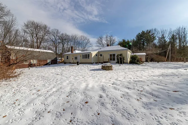 $549,900 | 52 Whittier Street, Newton, NH 03858