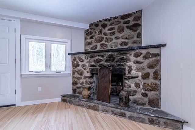 $549,900 | 52 Whittier Street, Newton, NH 03858