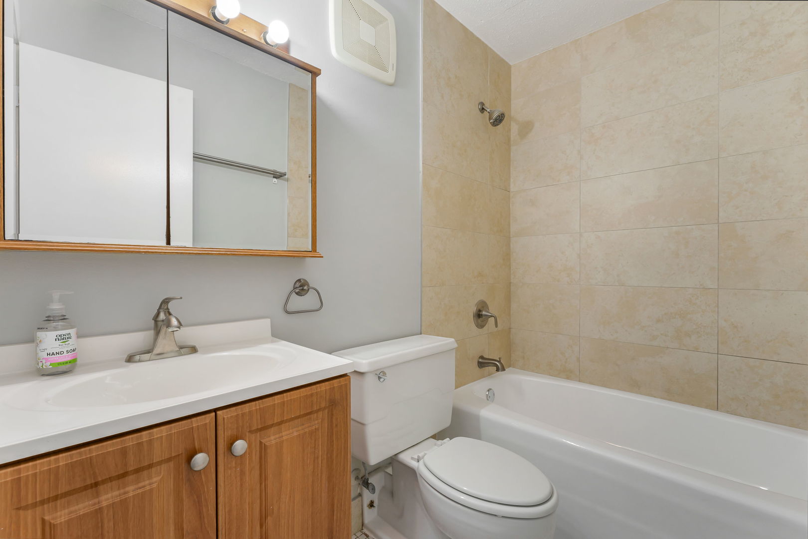 1043 South York Road, Unit 310 Bensenville, IL 60106 - Photo 9 of 16