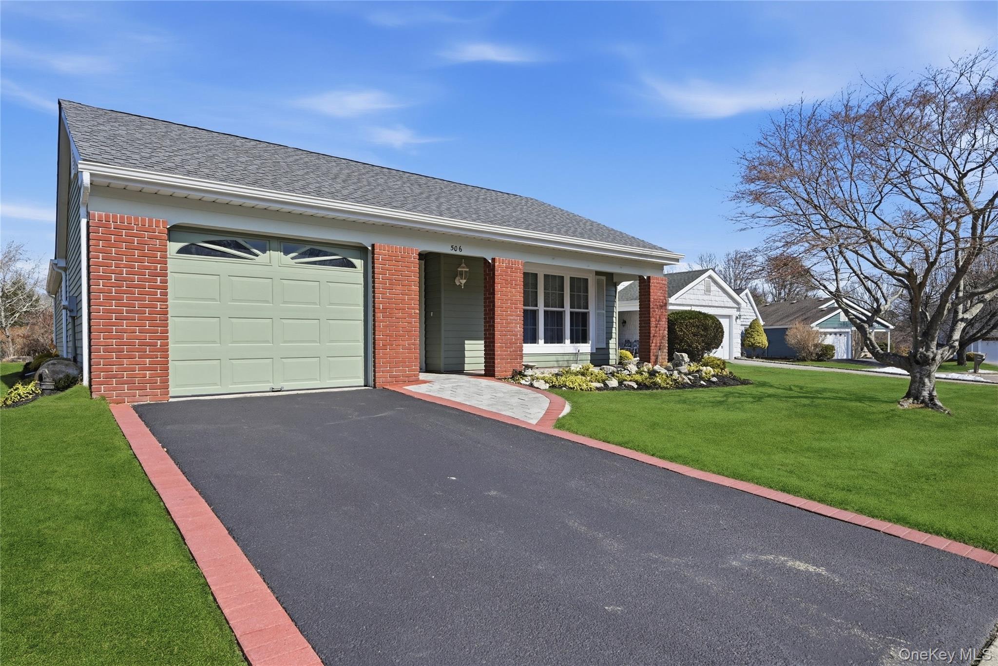 506 Lancaster Court Ridge, NY 11961 - Photo 3 of 31