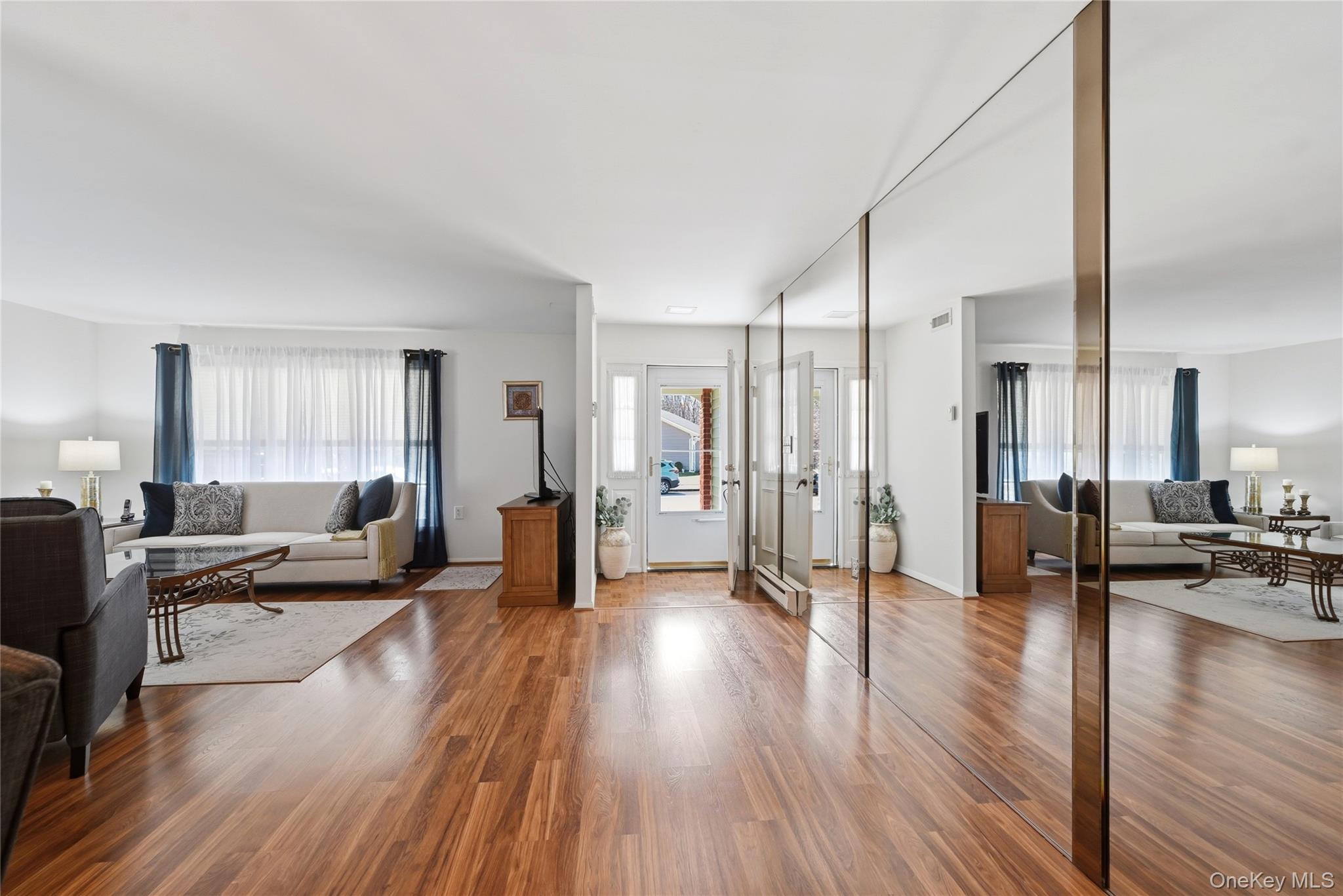 506 Lancaster Court Ridge, NY 11961 - Photo 8 of 31