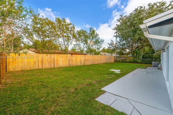 $2,700 | 3180 Northeast 10th Terrace, Pompano Beach, FL 33064