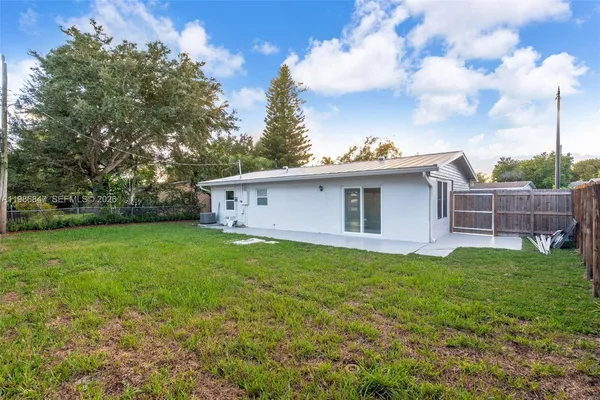 $2,700 | 3180 Northeast 10th Terrace, Pompano Beach, FL 33064