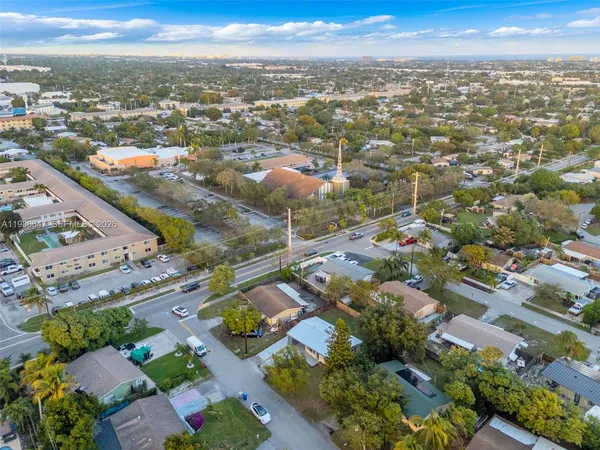 $2,700 | 3180 Northeast 10th Terrace, Pompano Beach, FL 33064