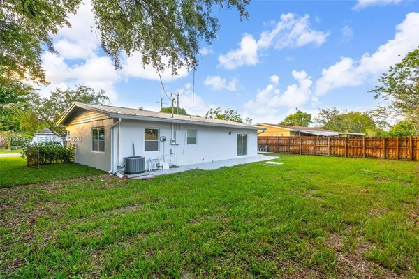 $2,700 | 3180 Northeast 10th Terrace, Pompano Beach, FL 33064