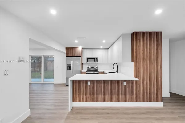 $2,700 | 3180 Northeast 10th Terrace, Pompano Beach, FL 33064