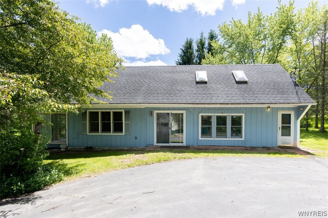 1827 Maxon Road Bennington, NY 14011 - Photo 1 of 26