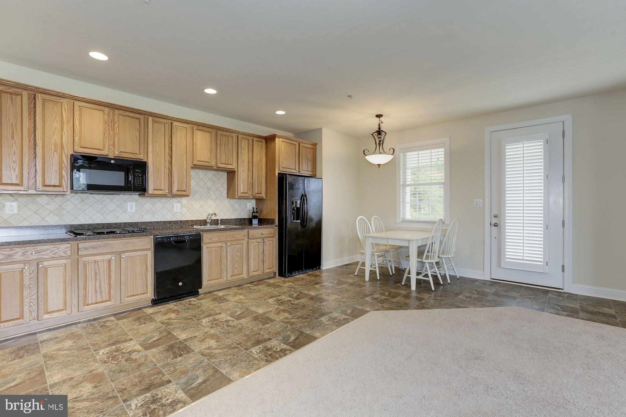 3839 Wayson Road Davidsonville, MD 21035 - Photo 72 of 82 Eat-In Kitchen w/ 4-Burner Propane Range