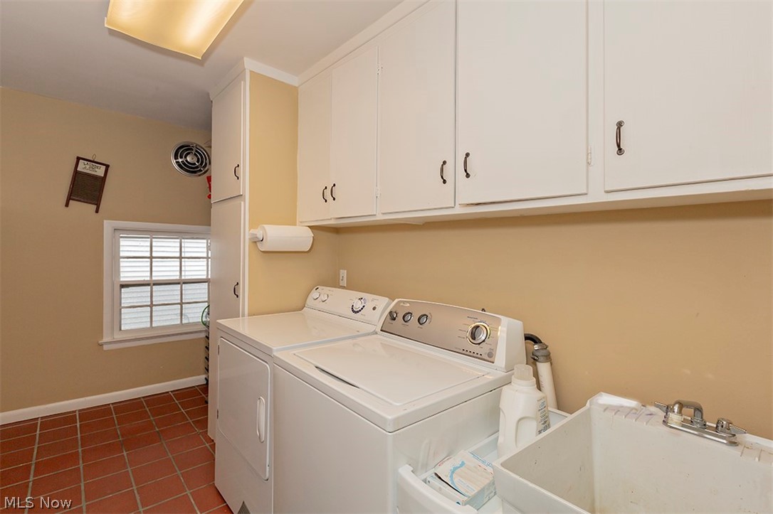 22511 Rye Road Beachwood, OH 44122 - Photo 21 of 25 LaundryRoom on First Floor