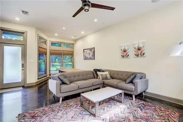 $4,500 | 602 West N Loop Boulevard, Unit B, Austin, TX 78751