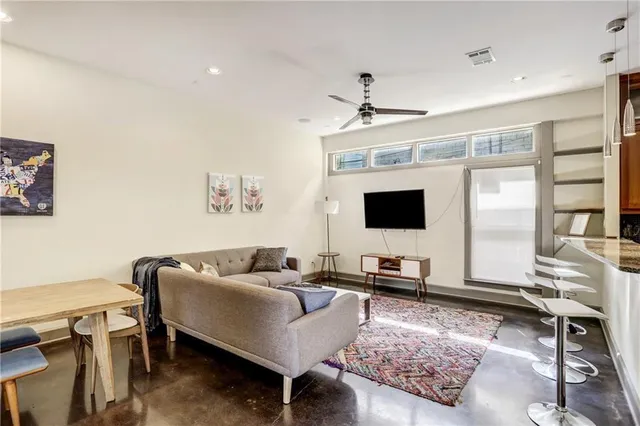 $4,500 | 602 West N Loop Boulevard, Unit B, Austin, TX 78751