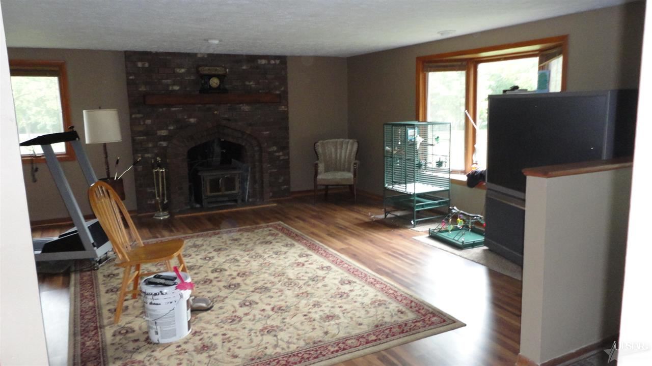 16215 Hand Road Huntertown, IN 46748 - Photo 3 of 18