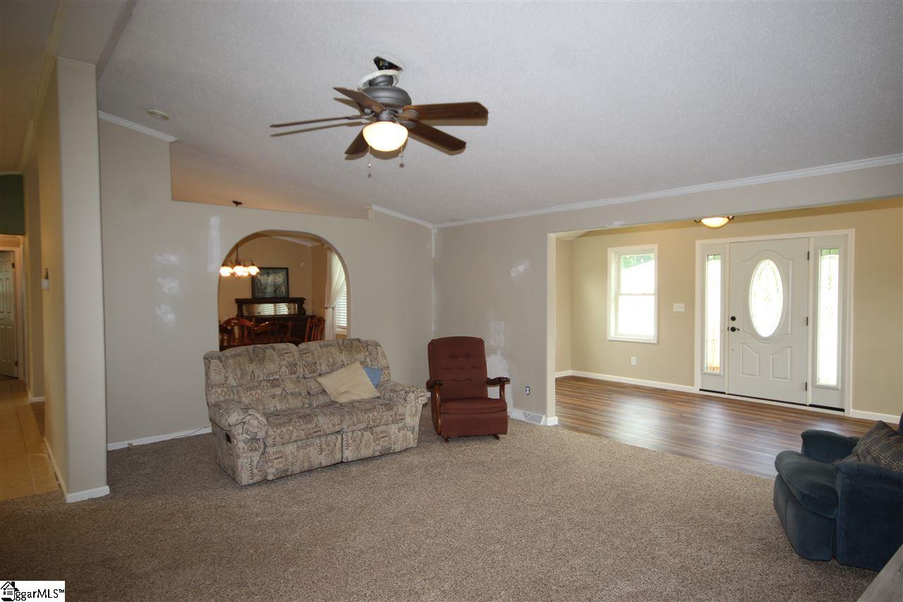 172 State Rd S-39-71 Easley, SC 29640 - Photo 5 of 21