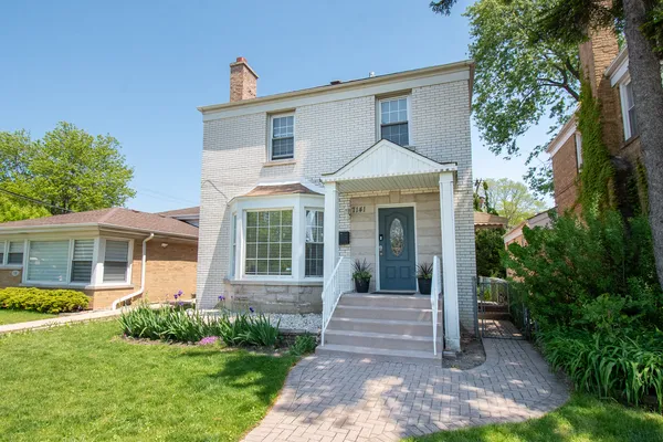 $785,000 | 7141 North Kedvale Avenue, Lincolnwood, IL 60712