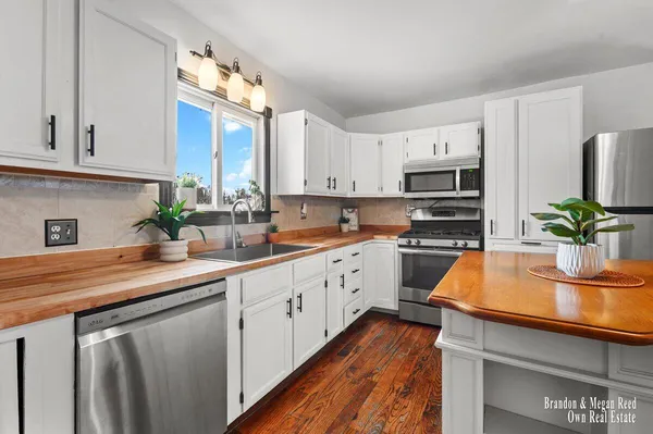 $369,900 | 7658 Jackson Road, Saranac, MI 48881