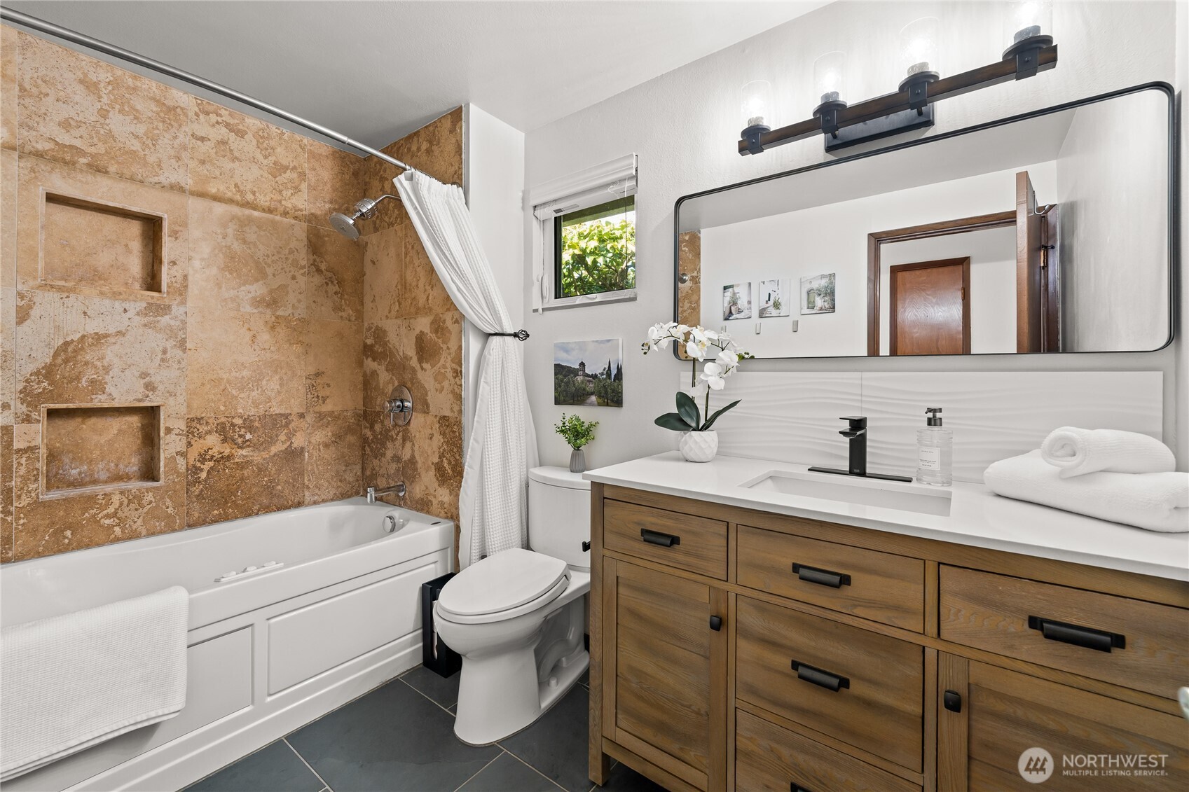 925 Valley Place Kent, WA 98031 - Photo 11 of 39