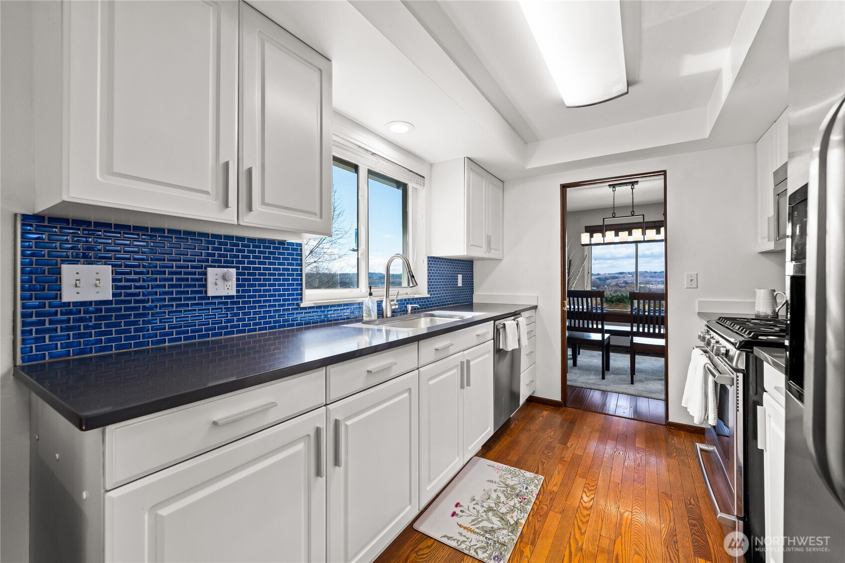 925 Valley Place Kent, WA 98031 - Photo 5 of 39