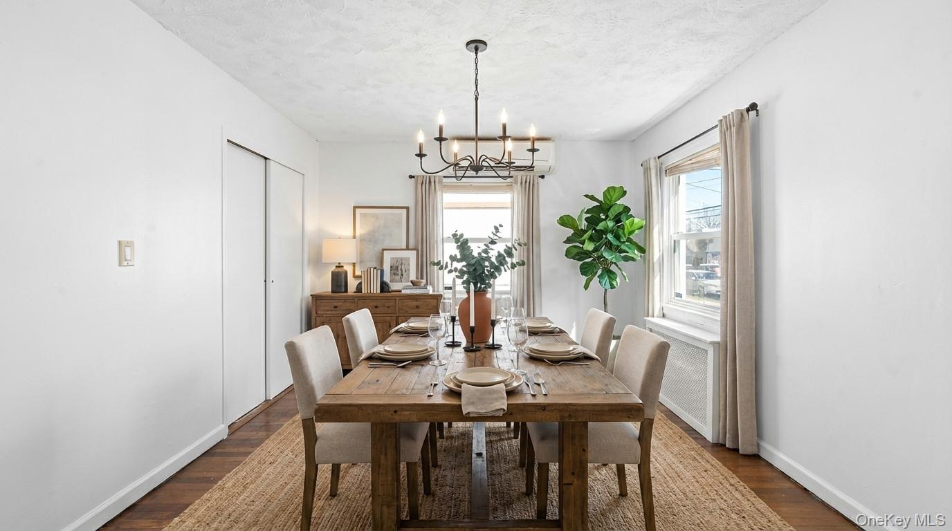 7 Everett Street Valley Stream, NY 11580 - Photo 2 of 16