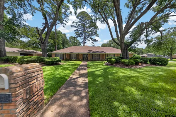 $385,000 | 8240 Baylor Drive, Tyler, TX 75703