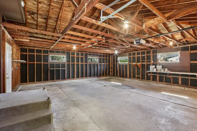 $359,900 | 405 Meadow Wood Drive, Mount Horeb, WI 53572