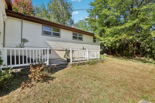 $359,900 | 405 Meadow Wood Drive, Mount Horeb, WI 53572